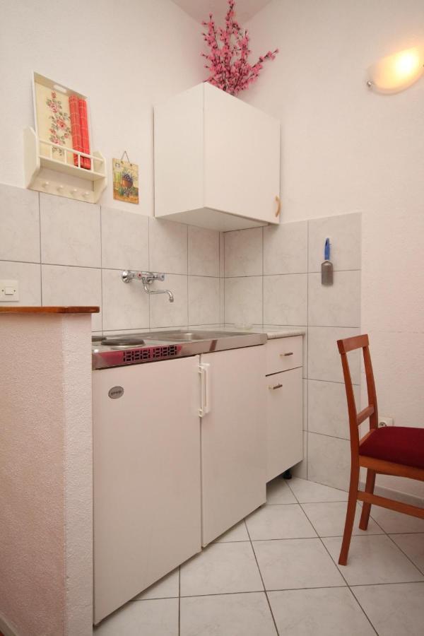 Apartment By The Sea Brela, Makarska - 2713